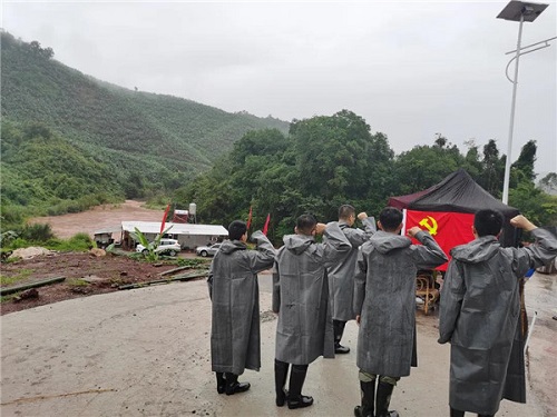 普洱：固防突击队联合临时支部委员会在江城县勐烈镇边城社区“七队”执勤点正式成立。